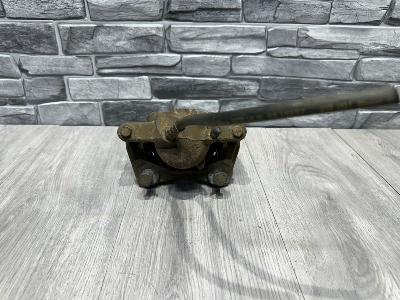 Суппорт тормозной передний правый, 1800 рублей, Москва