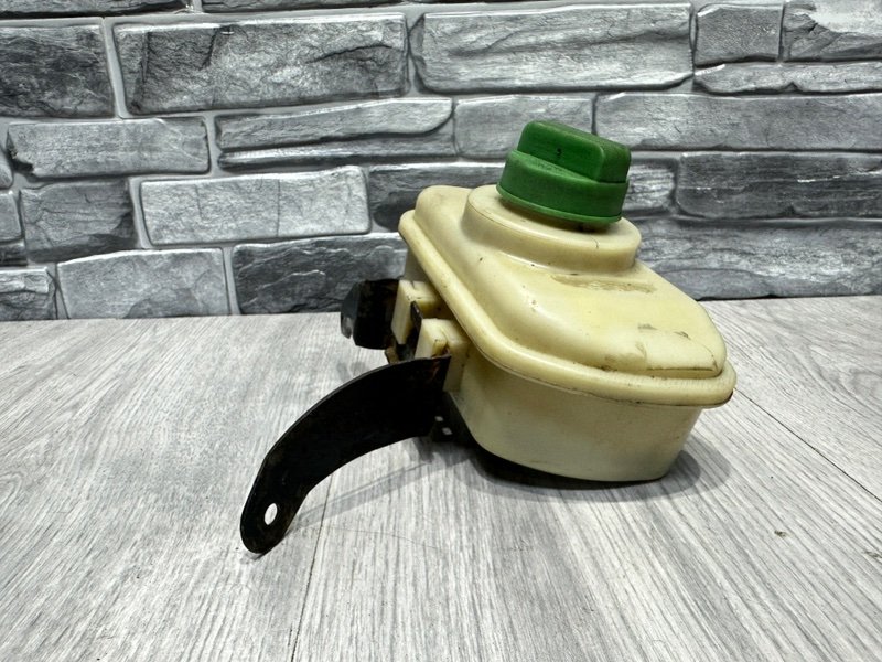 Бачок гидроусилителя руля, 1000 рублей, Москва