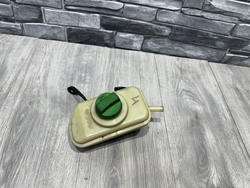 Бачок гидроусилителя руля, 1000 рублей, Москва