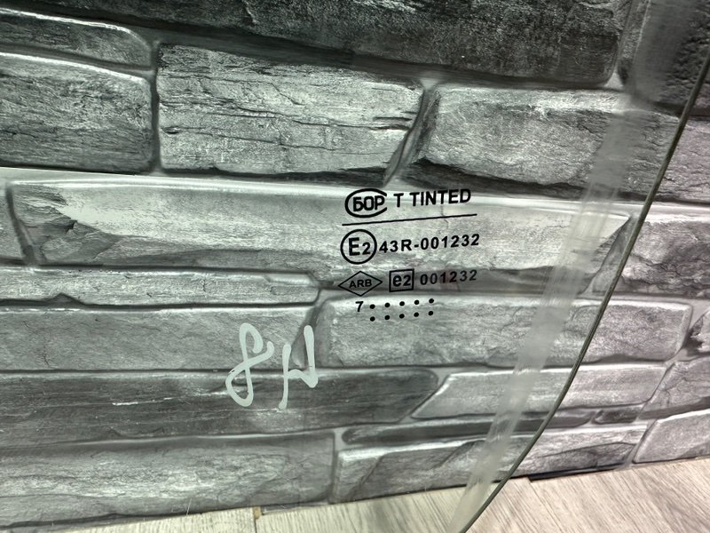 Стекло двери передней левой, 3000 рублей, Москва