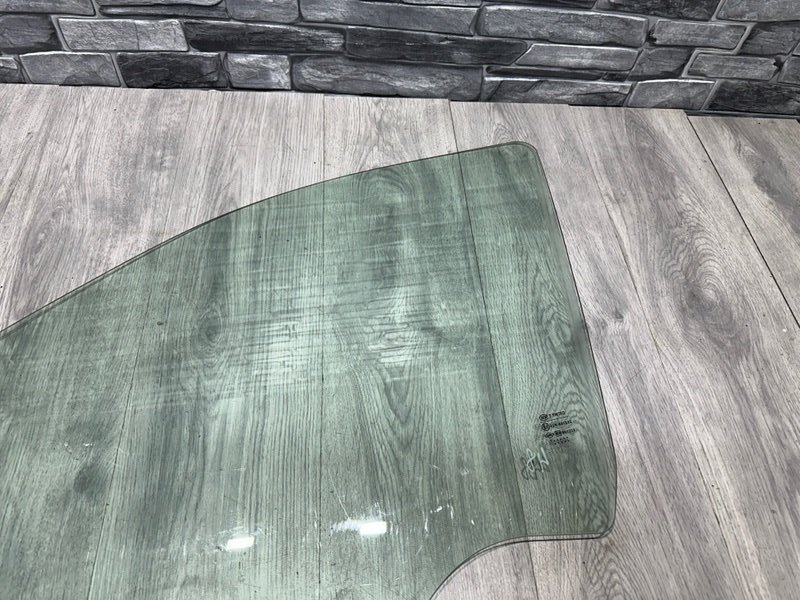 Стекло двери передней левой, 3000 рублей, Москва