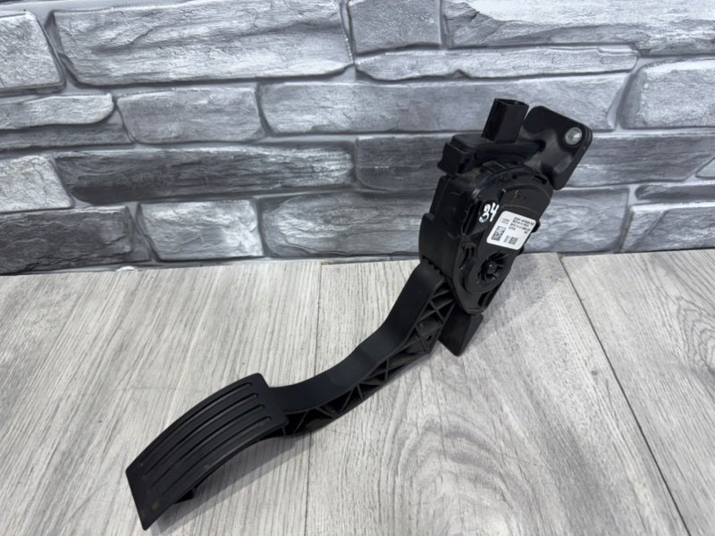 Педаль газа, 800 рублей, Москва