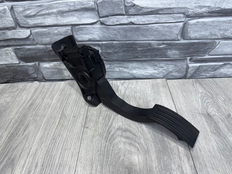 Педаль газа, 800 рублей, Москва