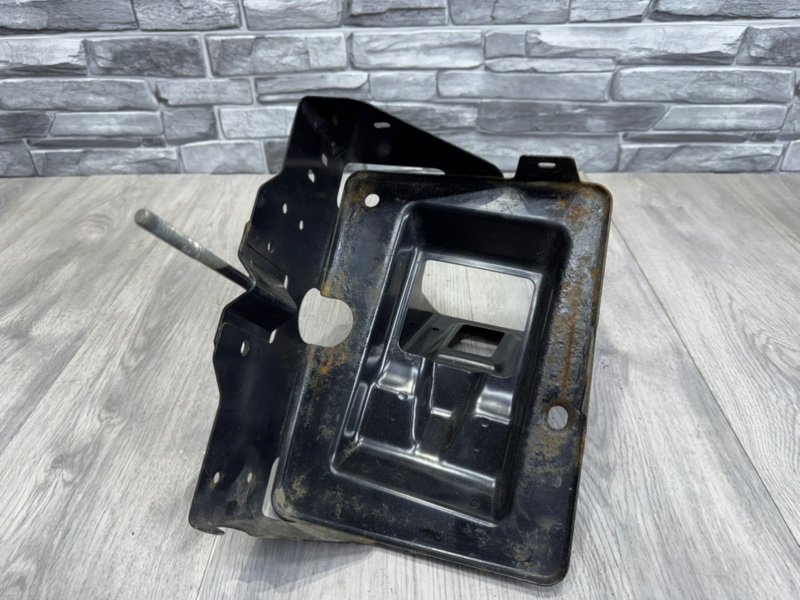 Площадка под АКБ, 2000 рублей, Москва