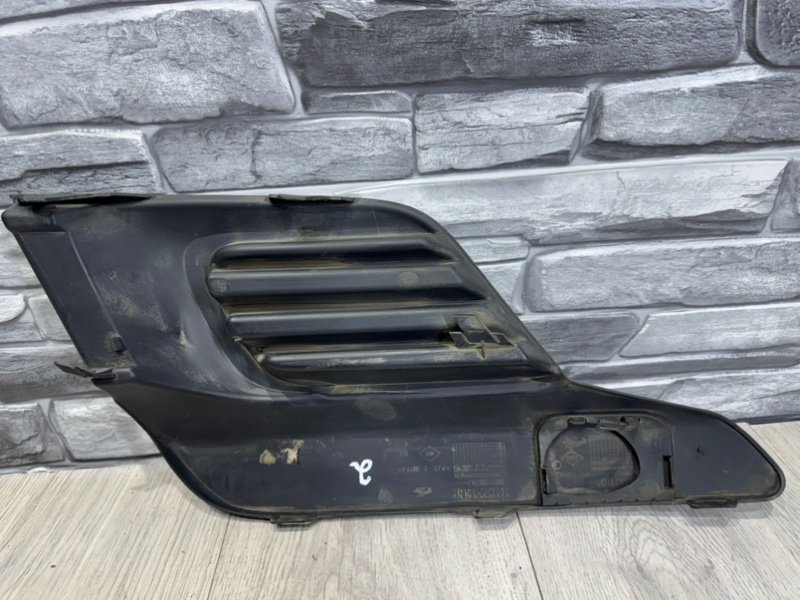 Накладка противотуманной фары, 1000 рублей, Москва