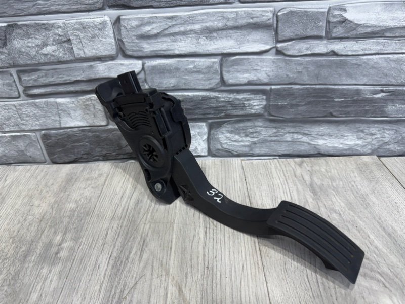 Педаль газа, 800 рублей, Москва