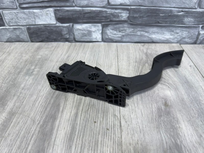 Педаль газа, 800 рублей, Москва