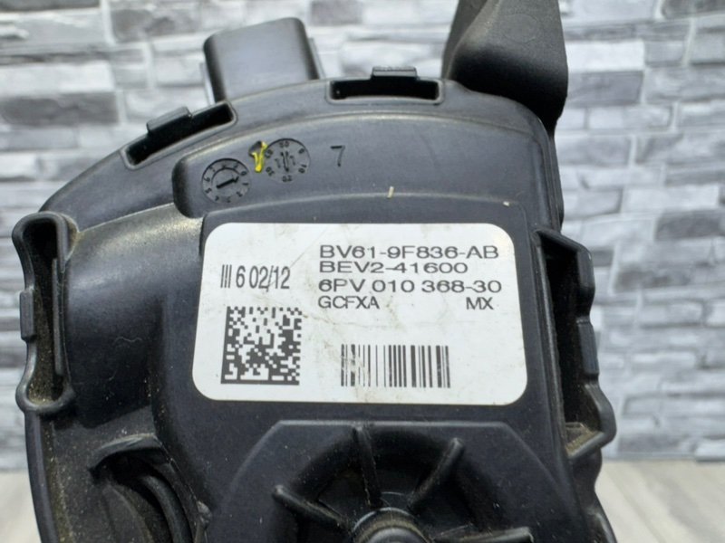 Педаль газа, 800 рублей, Москва