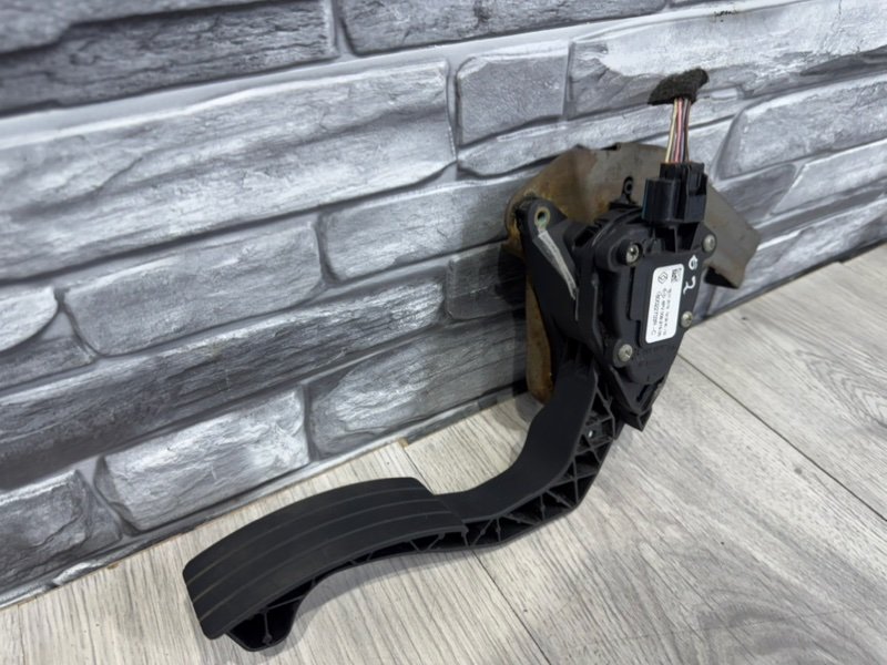 Педаль газа, 1000 рублей, Москва