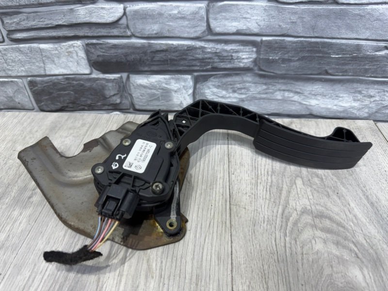 Педаль газа, 1000 рублей, Москва