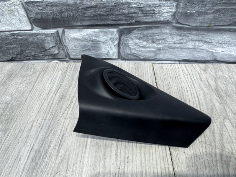 Крышка зеркала, 1000 рублей, Москва