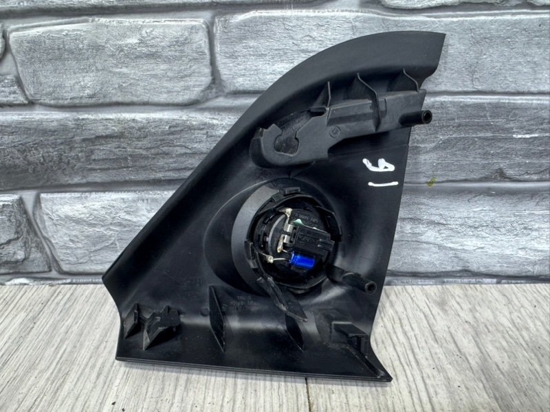 Крышка зеркала, 1000 рублей, Москва