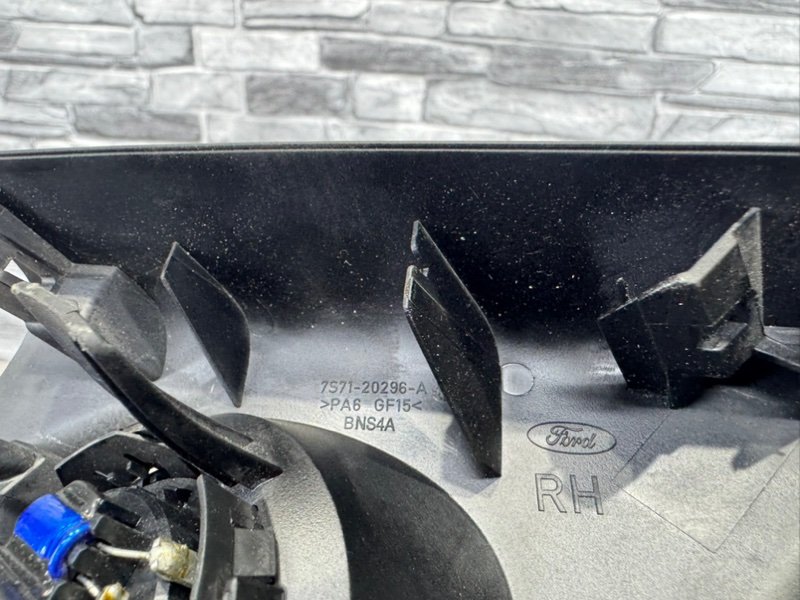 Крышка зеркала, 1000 рублей, Москва