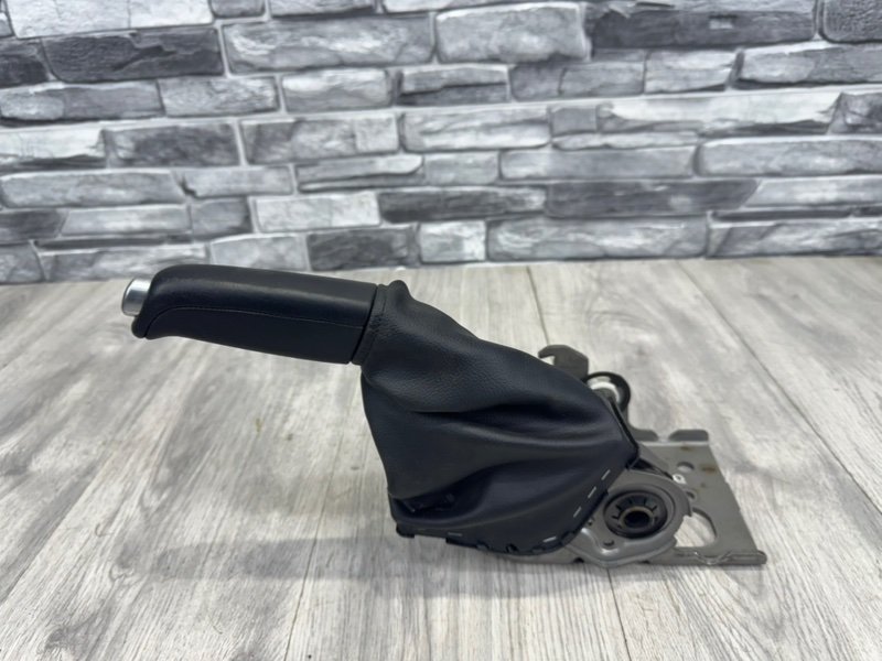 Рычаг стояночного тормоза, 1000 рублей, Москва