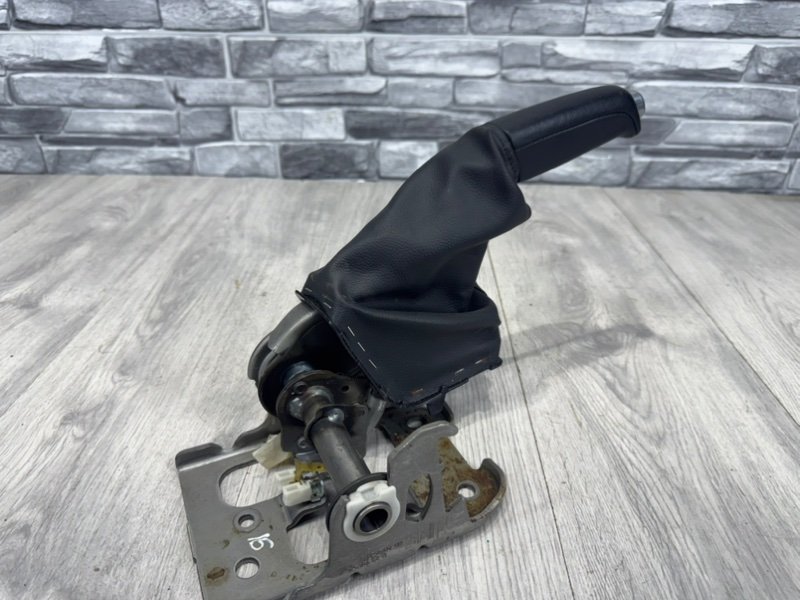 Рычаг стояночного тормоза, 1000 рублей, Москва