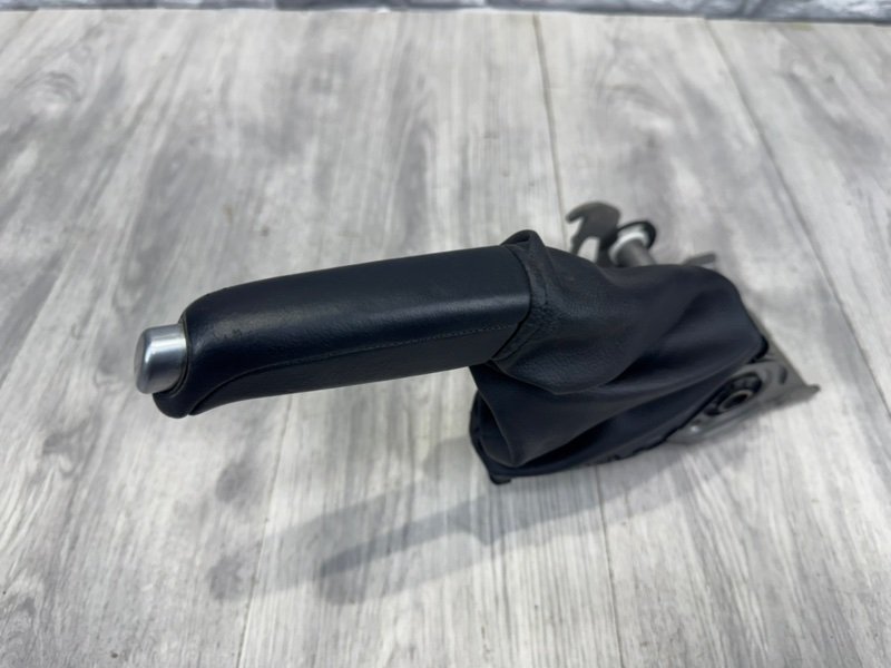 Рычаг стояночного тормоза, 1000 рублей, Москва