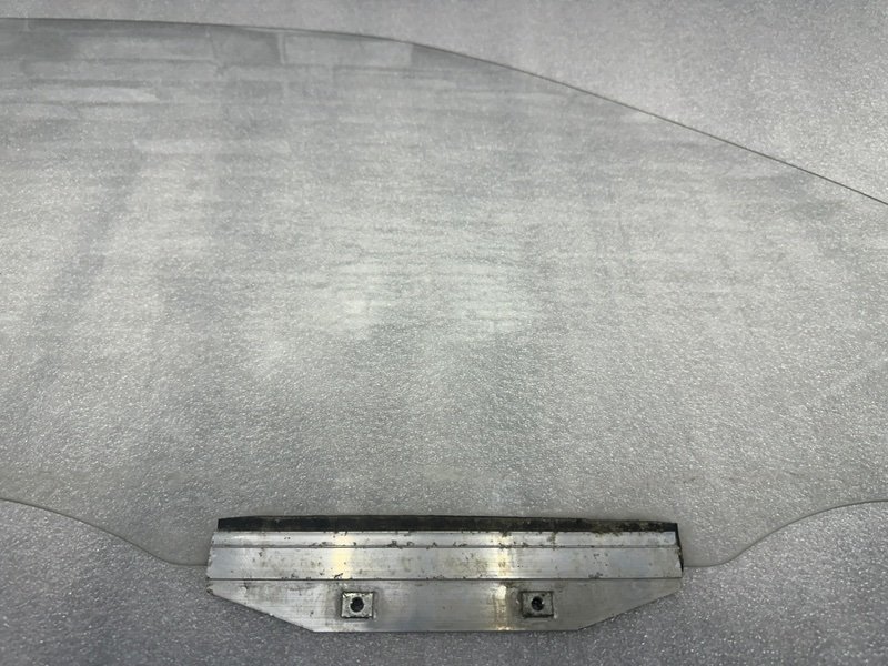 Стекло двери передней правой, 1000 рублей, Москва