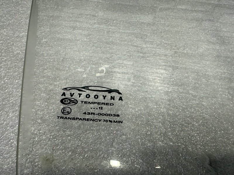 Стекло двери передней правой, 1000 рублей, Москва