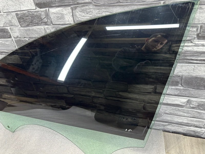 Стекло двери передней левой, 1000 рублей, Москва