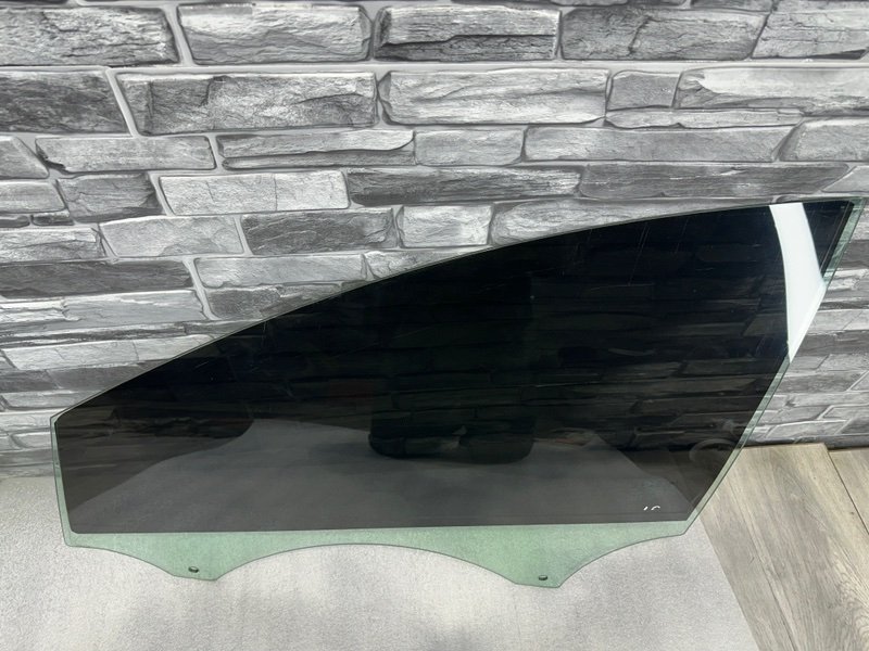 Стекло двери передней левой, 1000 рублей, Москва