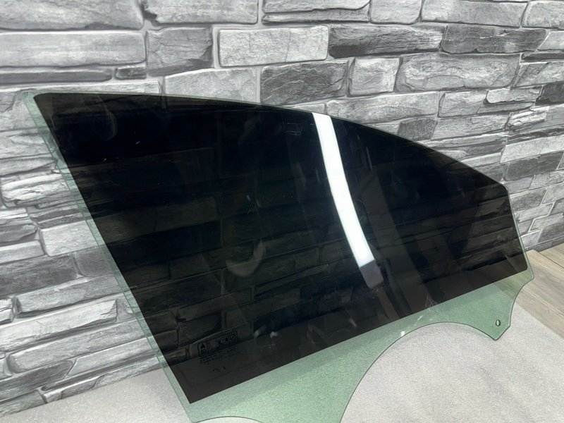 Стекло двери передней левой, 1000 рублей, Москва