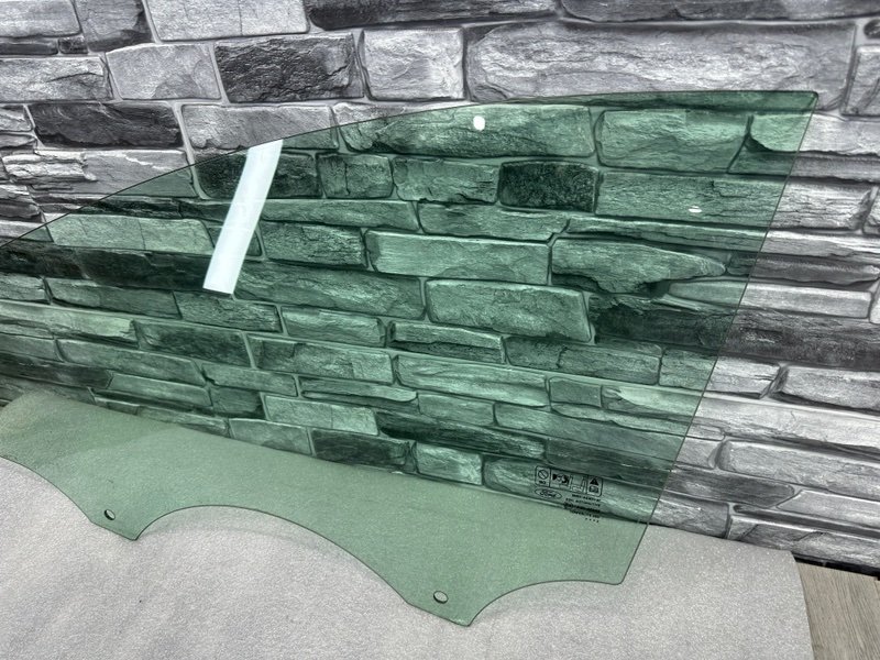 Стекло двери передней левой, 1500 рублей, Москва