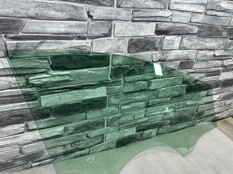 Стекло двери передней левой, 1500 рублей, Москва