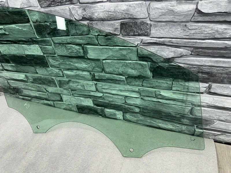 Стекло двери передней левой, 1500 рублей, Москва