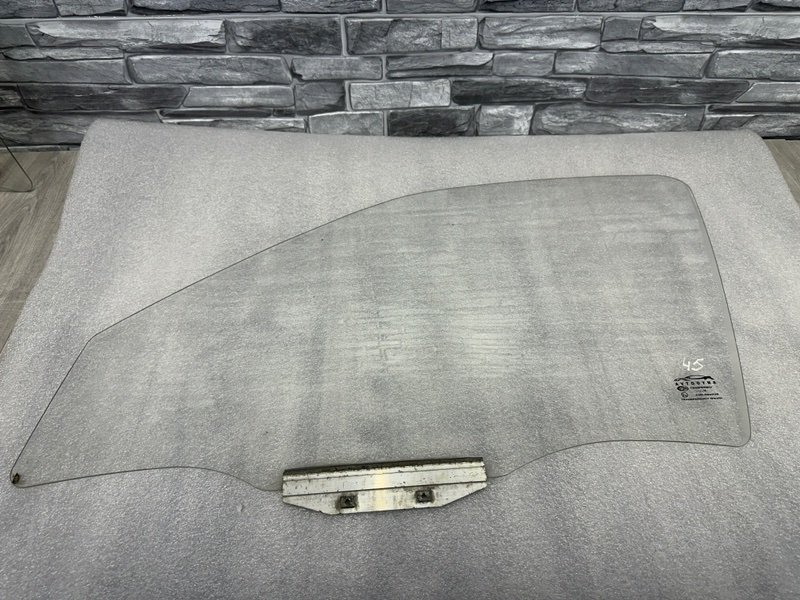 Стекло двери передней левой, 1000 рублей, Москва