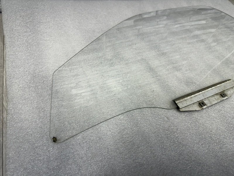 Стекло двери передней левой, 1000 рублей, Москва