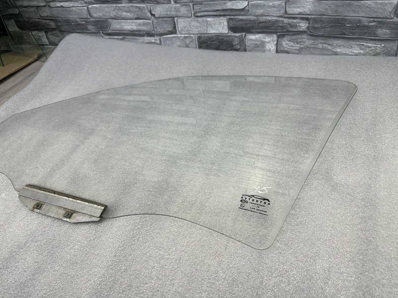 Стекло двери передней левой, 1000 рублей, Москва