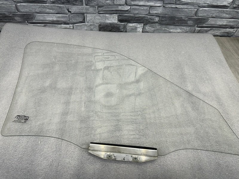 Стекло двери передней левой, 1000 рублей, Москва