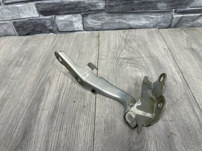 Петля капота, 500 рублей, Москва