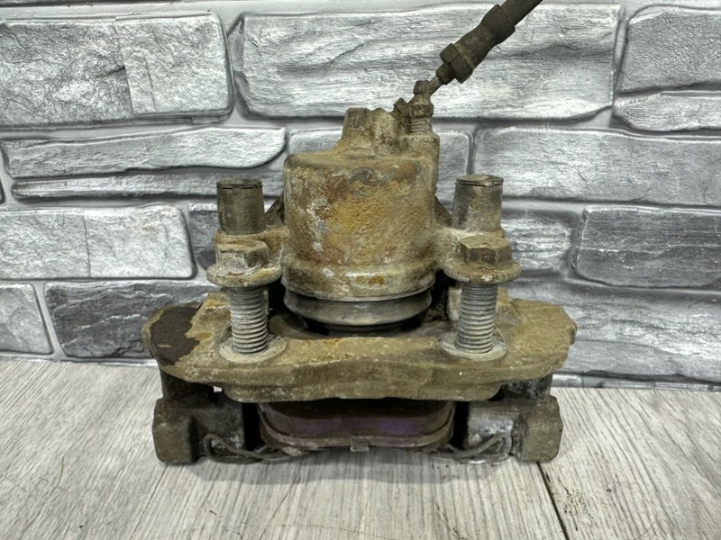 Суппорт тормозной передний правый, 1000 рублей, Москва