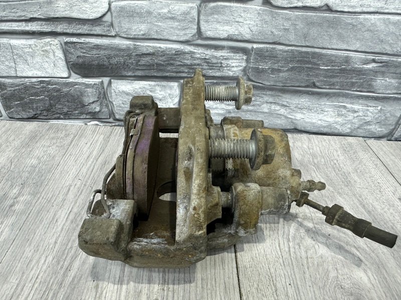 Суппорт тормозной передний правый, 1000 рублей, Москва