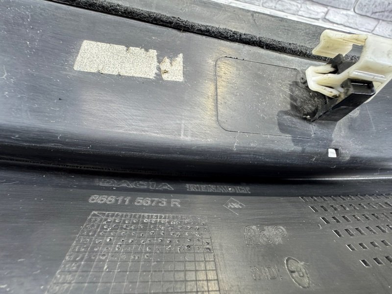 Планка под лобовое стекло, 1000 рублей, Москва