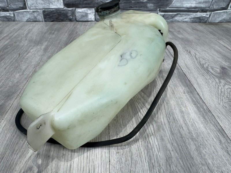 Бачок омывателя лобового стекла, 1000 рублей, Москва