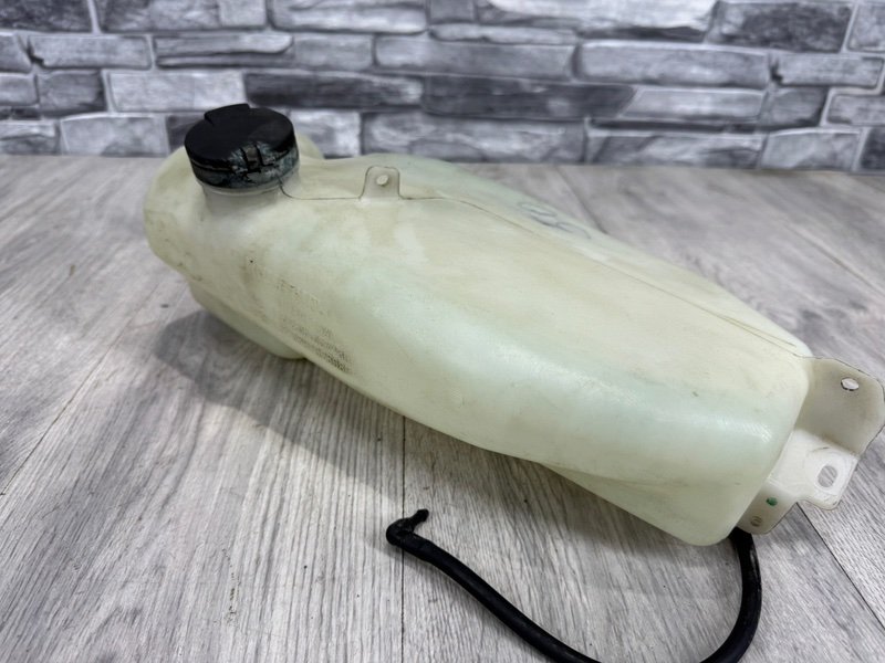 Бачок омывателя лобового стекла, 1000 рублей, Москва