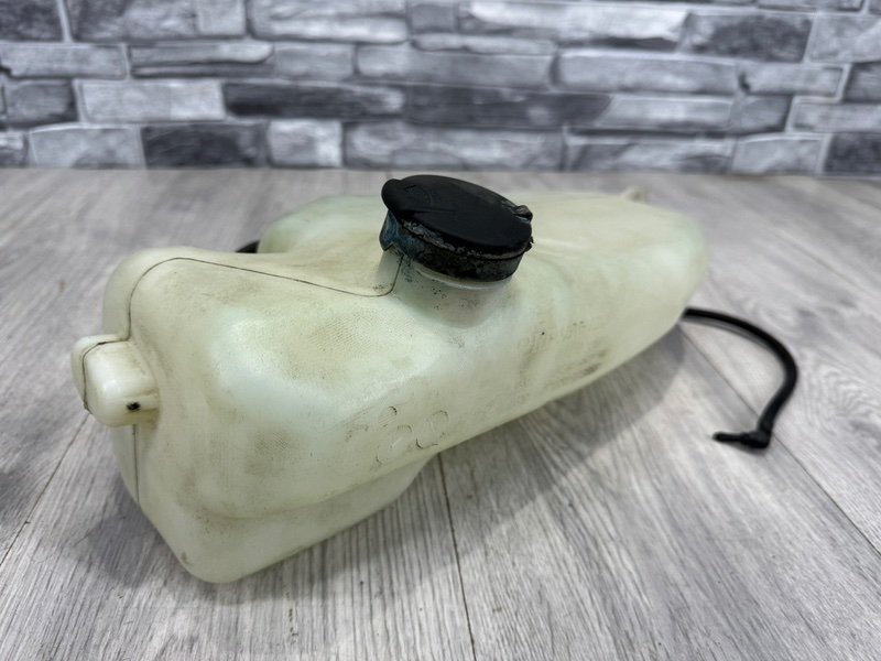 Бачок омывателя лобового стекла, 1000 рублей, Москва