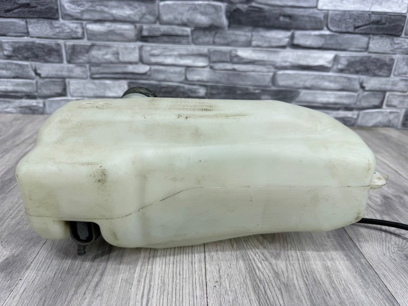 Бачок омывателя лобового стекла, 1000 рублей, Москва