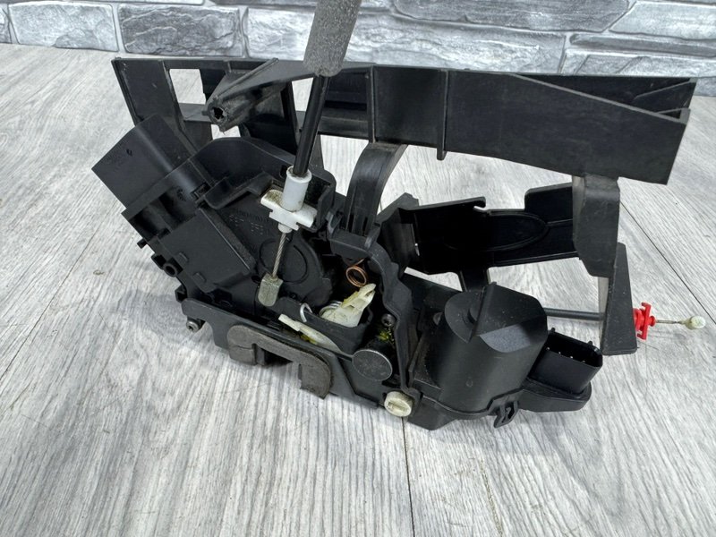 Замок двери задней правой, 4000 рублей, Москва