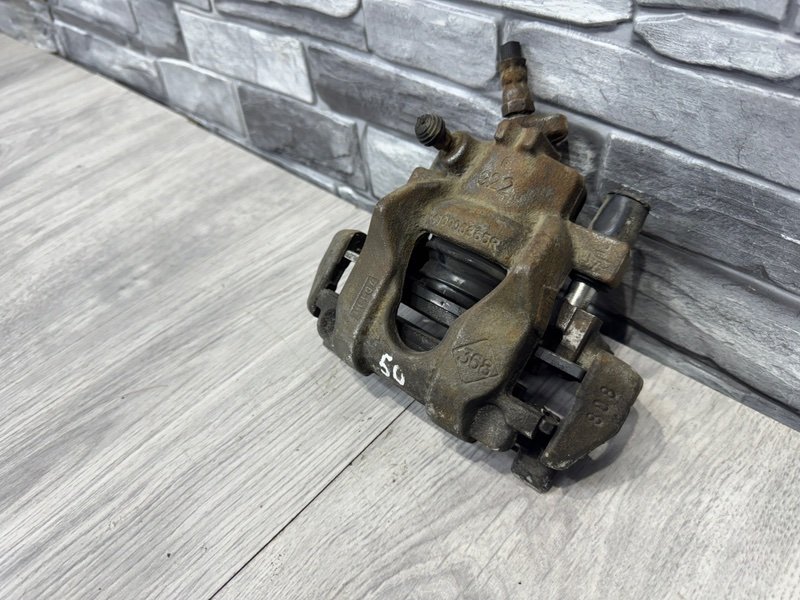 Суппорт тормозной передний правый, 1500 рублей, Москва