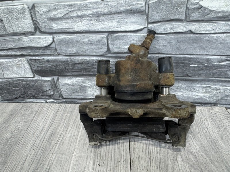 Суппорт тормозной передний правый, 1500 рублей, Москва