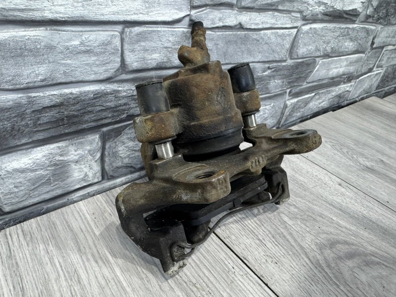 Суппорт тормозной передний правый, 1500 рублей, Москва