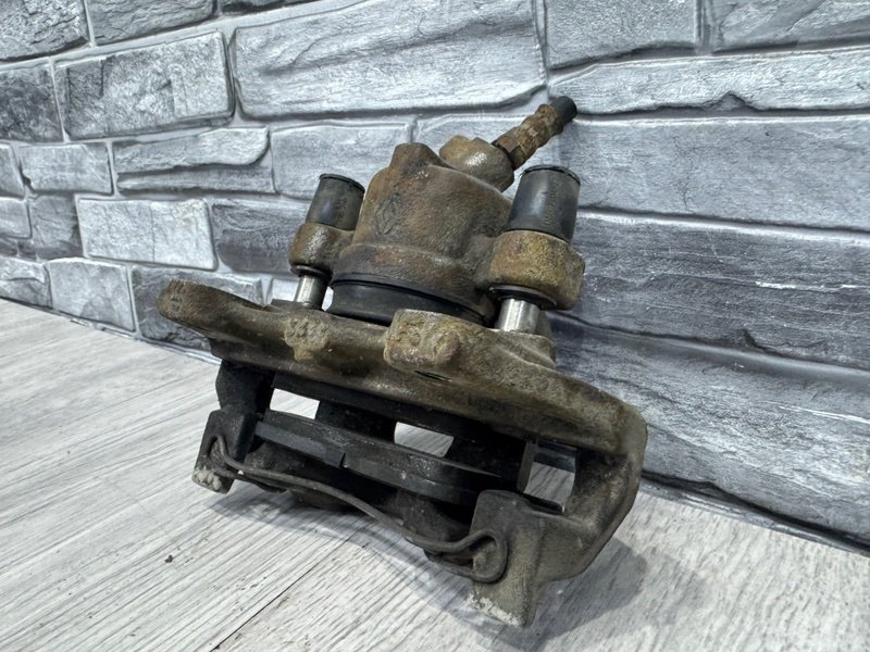 Суппорт тормозной передний правый, 1500 рублей, Москва