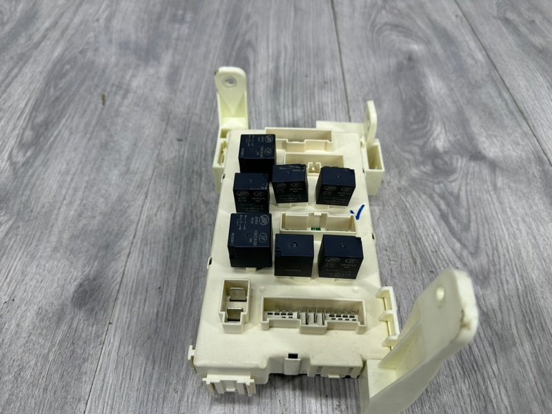 Блок предохранителей салонный, 500 рублей, Москва