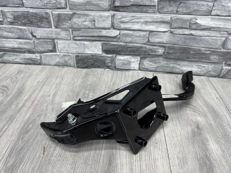 Педаль тормоза, 1000 рублей, Москва