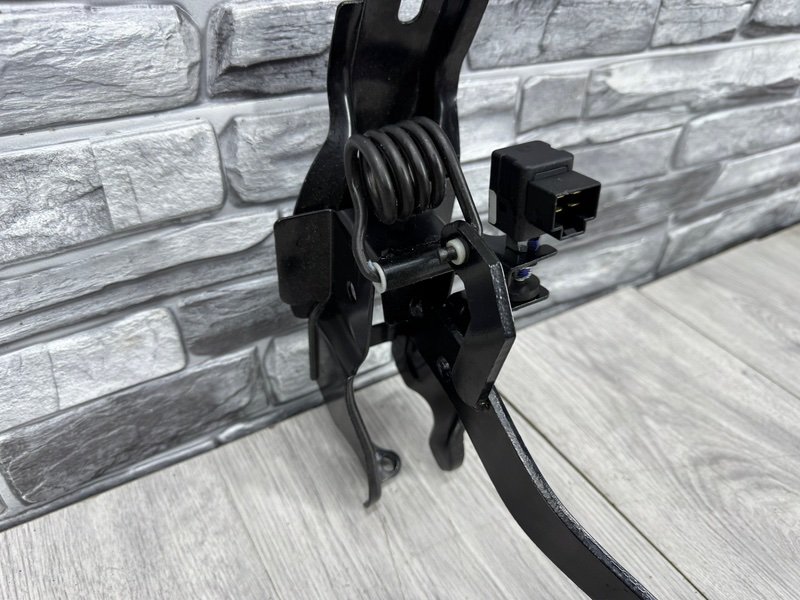 Педаль сцепления, 1000 рублей, Москва