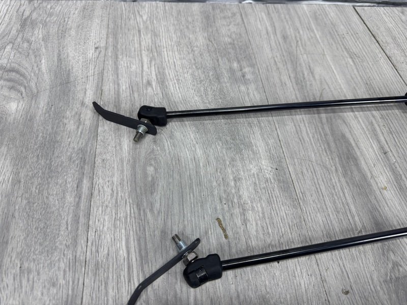 Амортизатор капота, 2000 рублей, Москва