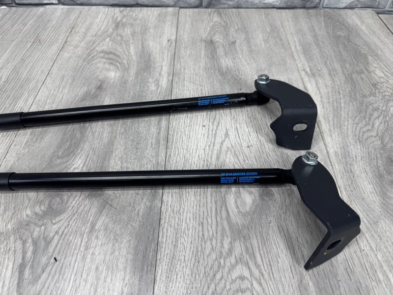 Амортизатор капота, 2000 рублей, Москва